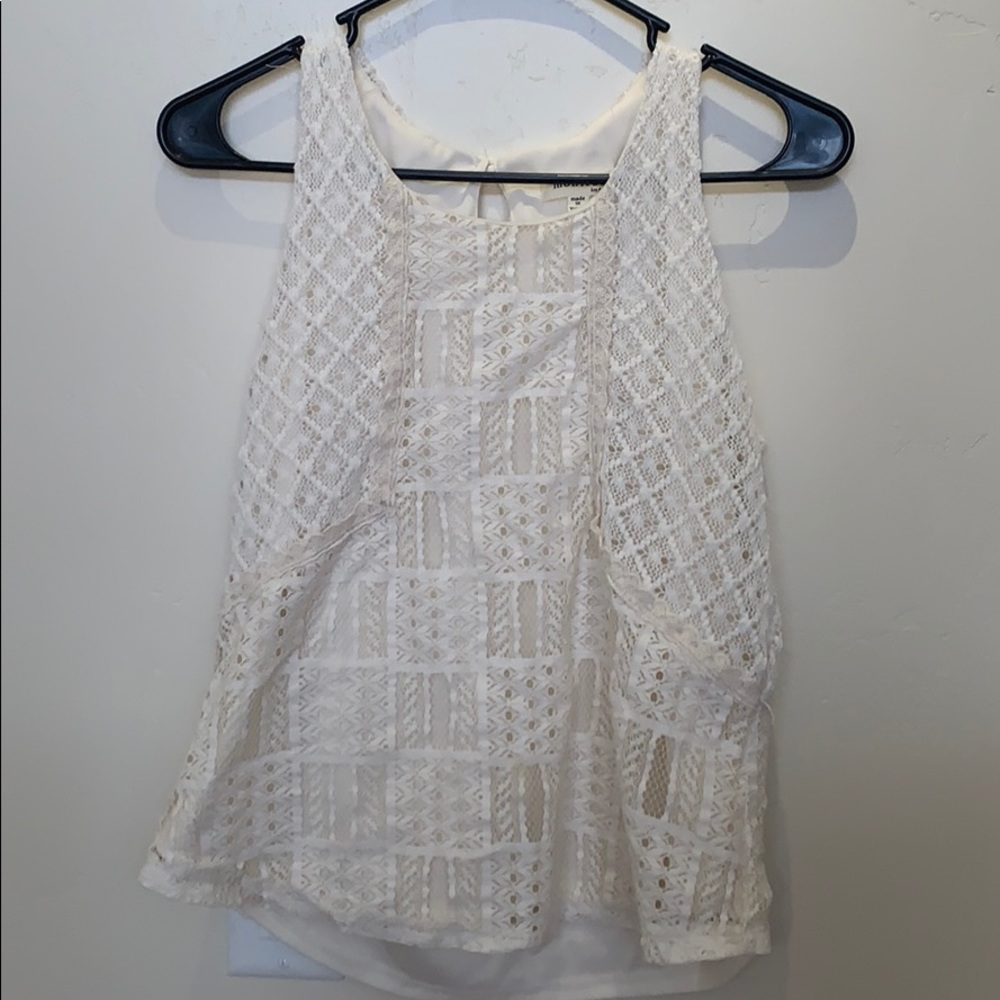 White knitted top